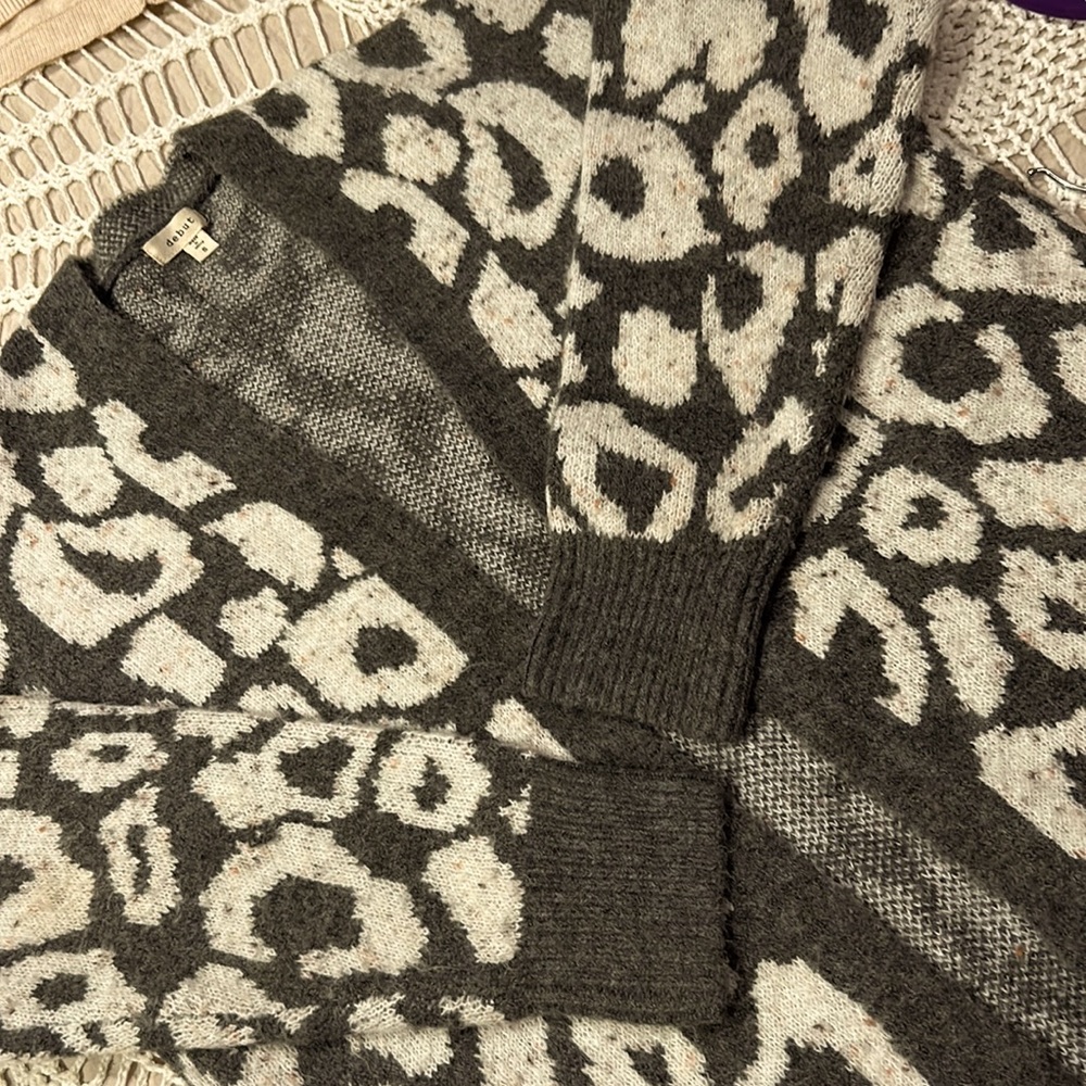 Debut Gray and Cream Cardigan with Leopard Pattern